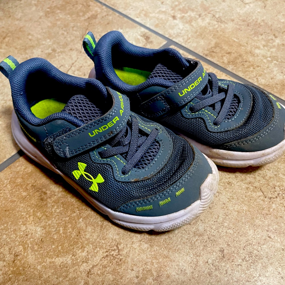 Under Armour boys sneakers, size 9